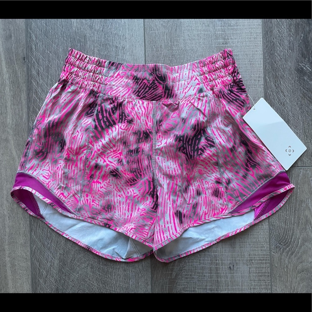 Lululemon SW Reflective Hotty Hot High-Rise Lined Short 4" - Picture 4 of 7
